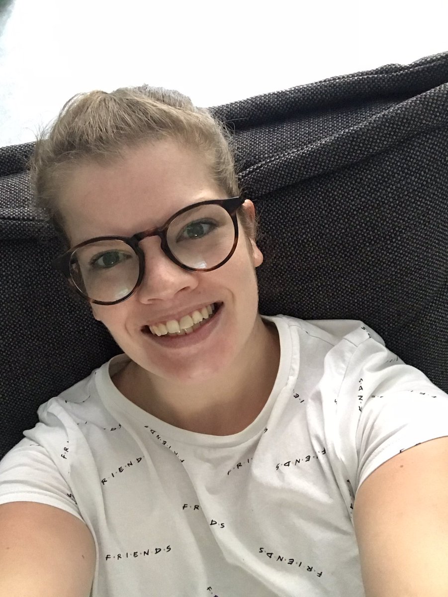 Mlouder's tweet photo. Voordelen van thuiswerken: ik kan tussendoor even relaxen op ons nieuwste meubelstuk.
Nadelen van thuiswerken: ik kan tussendoor even relaxen op ons nieuwste meubelstuk. https://t.co/UC4DWaqo9p