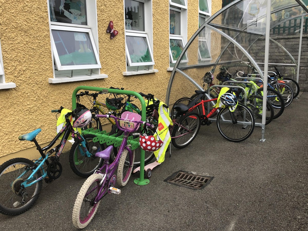 Delighted to see <a href="/TimoleagueNS/">Timoleague NS</a> making great use of their newly installed scooter parking and bike shed. Green-Schools are delighted to see students on the Travel theme actively travelling to school and enjoying the benefits of arriving refreshed. <a href="/RocklynLTD/">Rocklyn</a>