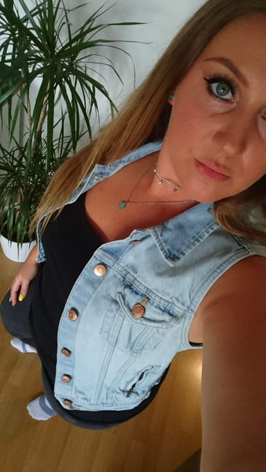 Hey ich w&uuml;nsche dir einen geilen Tag <3   https://t.co/mOTREPaRXP  visit my page darling <3   #camgirl<a href="/tag/camgirl"class="tags"><span>#camgirl</span></a><a href="/tag/dirtytalk"class="tags"><span>#dirtytalk</span></a><a href="/tag/livecam"class="tags"><span>#livecam</span></a><a href="/tag/versaut"class="tags"><span>#versaut</span></a>