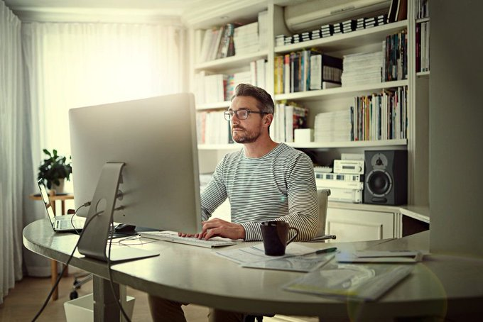 JessPlug's tweet photo. Escape the Office: Remote Work For the SBE #remotework https://t.co/GlxZXNJrgX https://t.co/NmwI1XMDwz