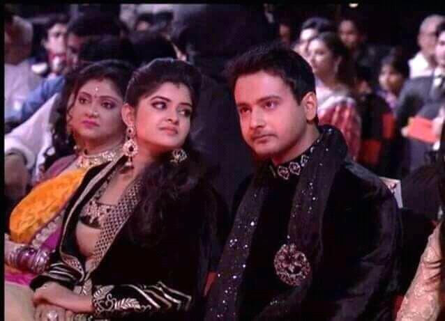 AraynaPakhi's tweet photo. Yash madhumitar movie chaiiii
@Yash_Dasgupta 
@madhumitact 
@SVFsocial 
@iammony 
@p00namjha 
@SurinderFilms 
@nispalsingh 
@RajaChanda6 
@BirsaDasgupta 
@Pathikrit91 
@SangeetBangla https://t.co/ZxD84jN9dN