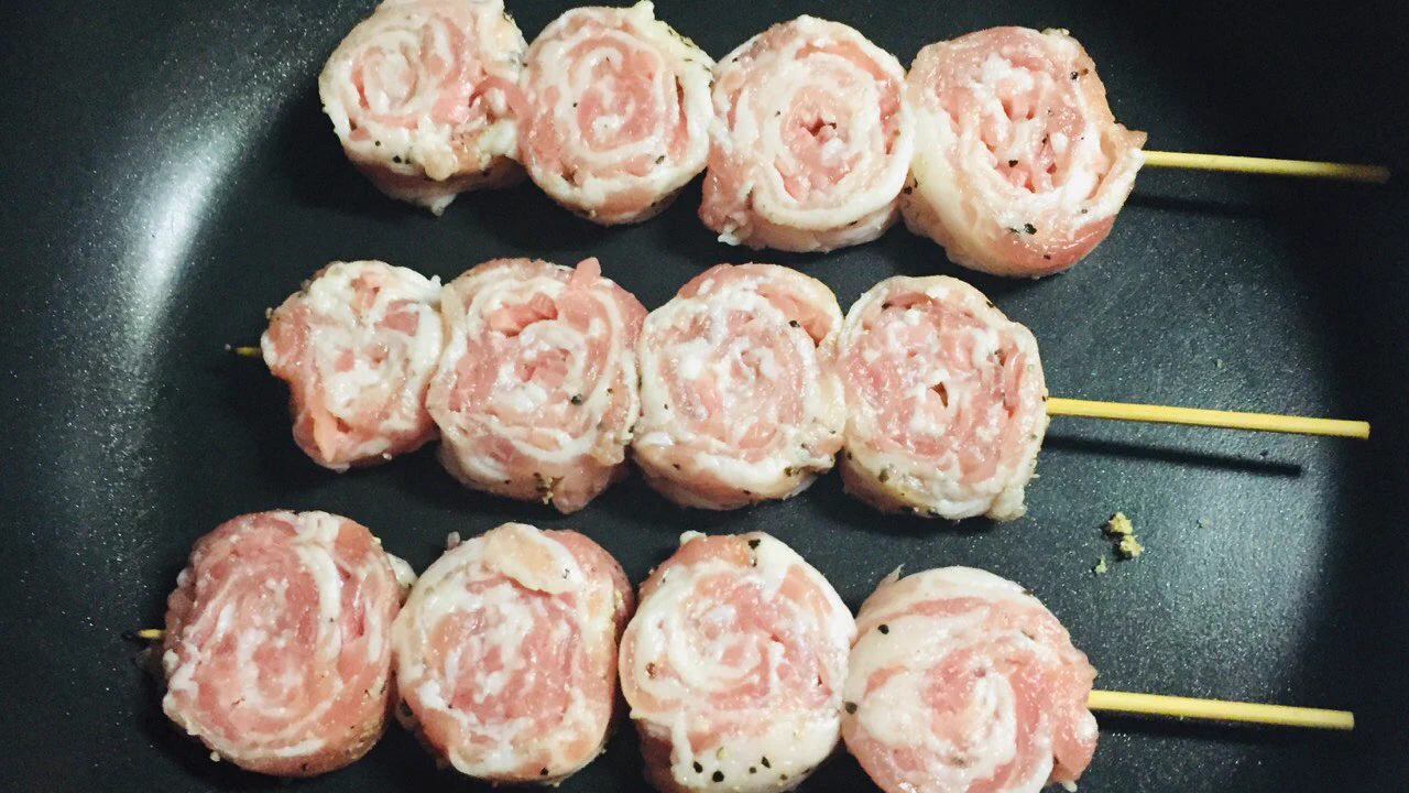 自分好みに色々アレンジもできそう！豚バラと紅生姜で作れる簡単料理！