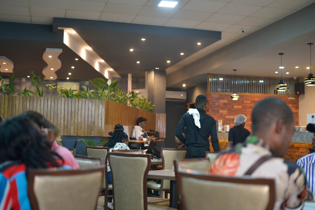MJFuruResto's tweet photo. #MJFuruRestaurant est ouvert pour vous de 7h à 22h30'.
Avec notre menu varié, faites-vous plaisir avec des amis 
https://t.co/mgRYxSFQkq https://t.co/GBpwpVjJ6c