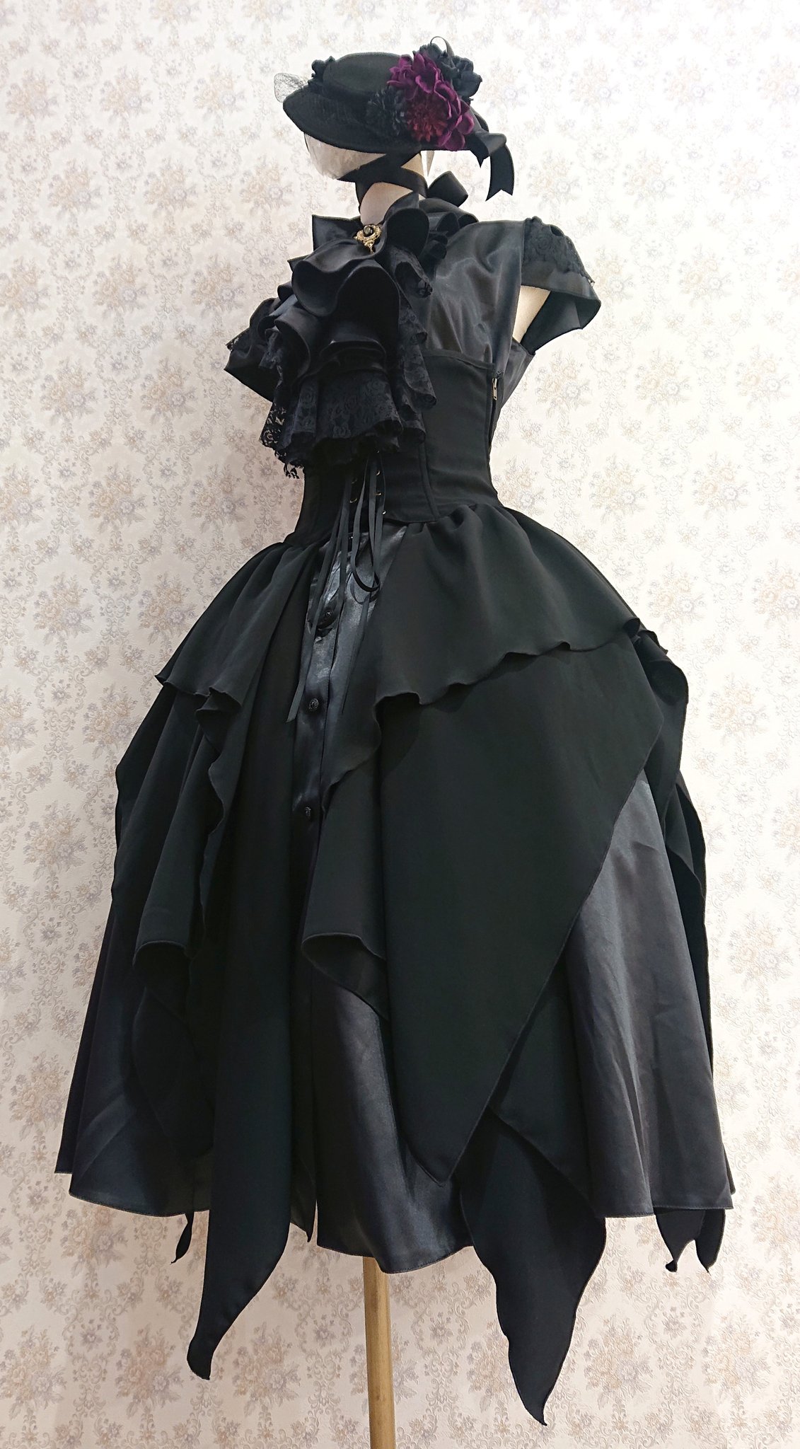 Atelier Pierrot おすすめコーディネート紹介 Atelier Pierrot イレギュラーオーバースカート 18 500 Tax アイテムページ T Co Awljgiqitr 新作のオーバースカートは シンプルなワンピースも華やかにしてくれる優秀アイテム