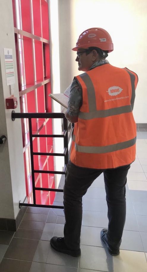 RowansFireSafe's tweet photo. Just for @SparkleClass some new branded clothing for site inspections (I had just been on one and forgot to take pictures). Thanks @clothes2order https://t.co/Zy92xakniy
