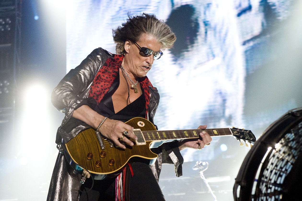 Happy birthday Joe Perry (Aerosmith) he was born on September 10, 1950. 