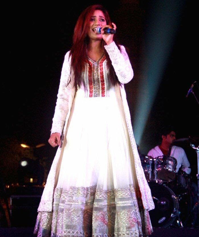 Spread Love & Peace End of thread #shreyaghoshal  #Beyoncé  #BeyonceSharmaJayegi