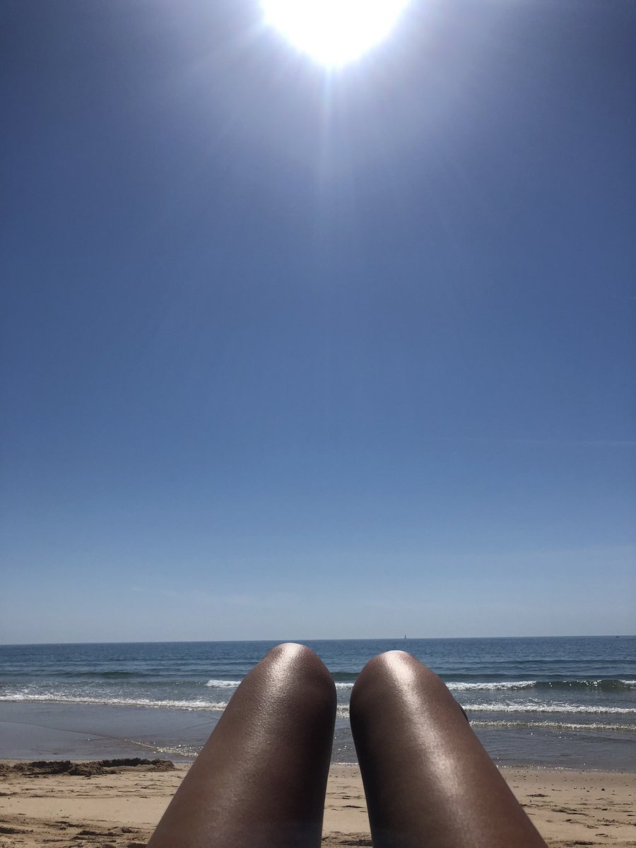 ElaClark's tweet photo. ☀️🇵🇹🏝 Time out 🧘🏼‍♀️💕 #beach_time #algarve https://t.co/CcLPYDEvrB