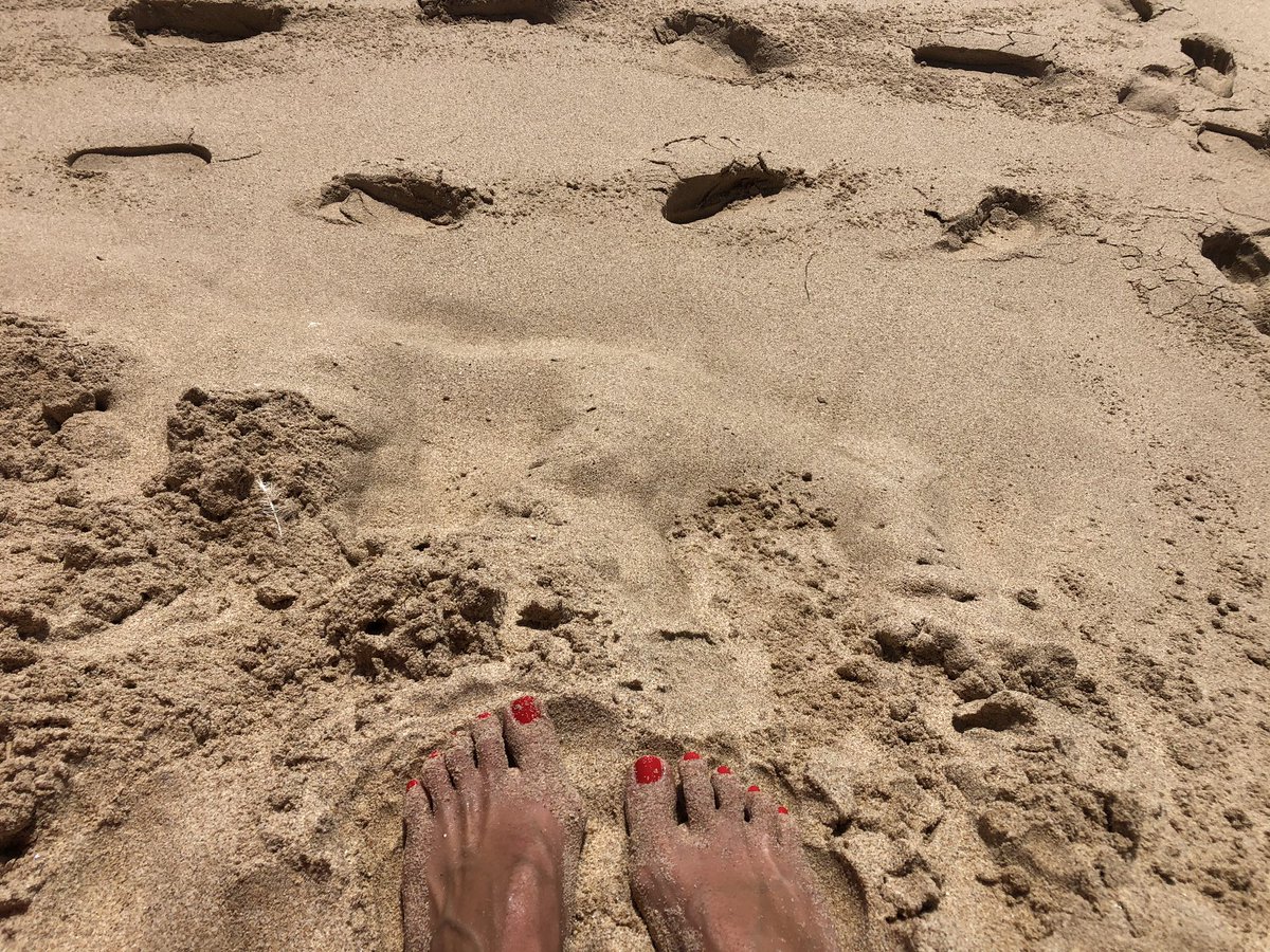 ElaClark's tweet photo. ☀️🇵🇹🏝 Time out 🧘🏼‍♀️💕 #beach_time #algarve https://t.co/CcLPYDEvrB