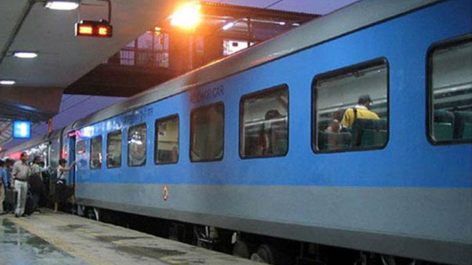 ZEEUPUK's tweet photo. #Breaking 
Dehradun: 12 सितंबर से शुरु हो सकती है नंदा देवी एक्सप्रेस 
#Nandadeviexpress 

https://t.co/Tuhtr4KWav https://t.co/YkI4uC1Wzc