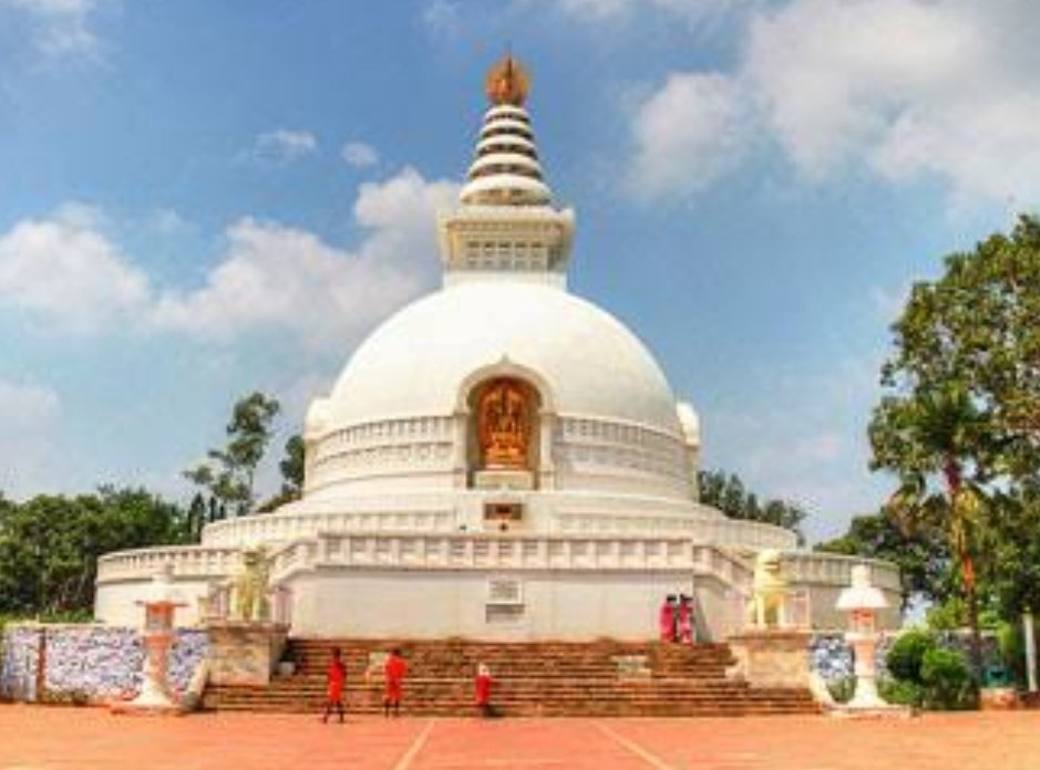 first Buddhist Council at Rajgriha.Ref-Political History of Ancient India @swetasamadhiya  @VertigoWarrior  @piyushfofandi  @UdayMahurkar  @sattology  @Mahender_Chem