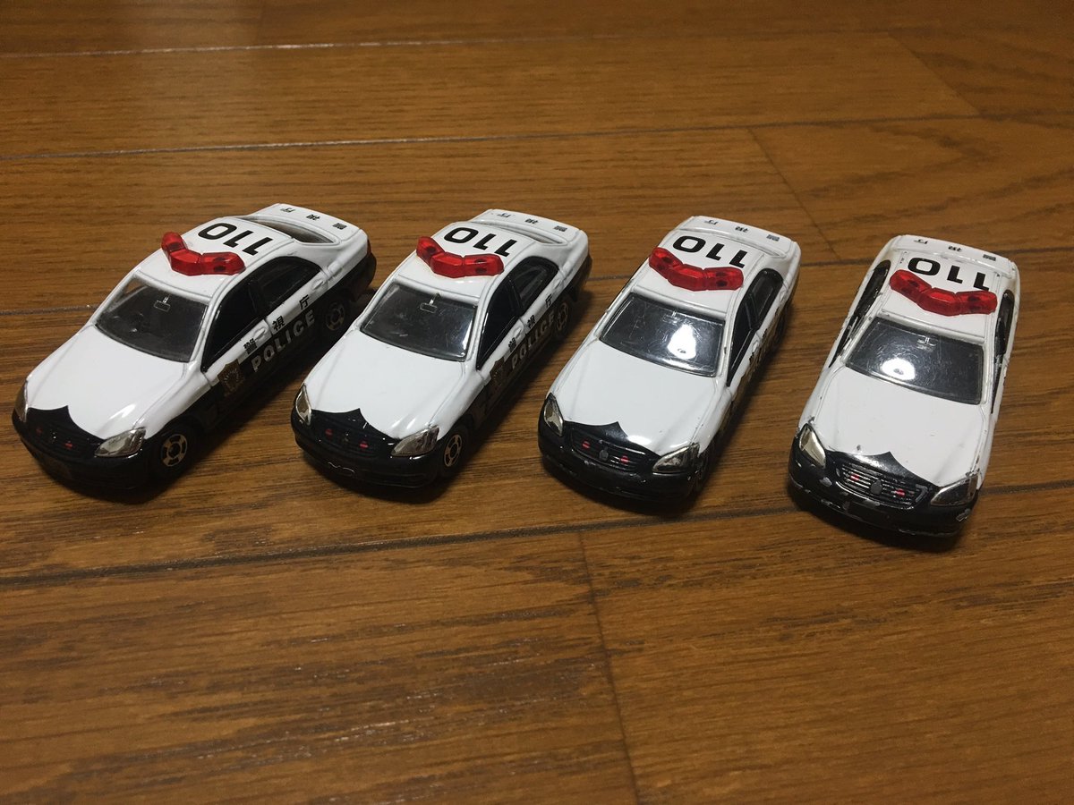 雑炊 トミカのクラウンパトカー集めてるんですけど この昇降機なしクラウンはレアなのかなかなか増えません 対空表示なしはいっぱい転がってるんですけどね