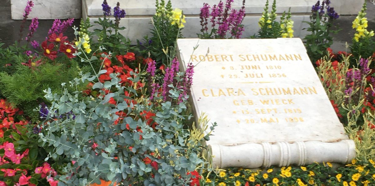 Es soll zur Tradition werden: Einldadung zu einer Gedenkfeierstunde für Clara und Robert Schumann #SchumannfestBonn #zeigwasdukannst #RobertSchumannGesangswettbewerb #SchumannhausBonn bit.ly/32cX1f4