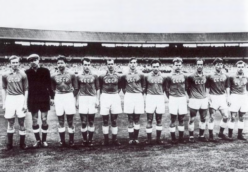 It was a full-strength USSR team coached by Gavriil Kachalin. They were captained by Igor Netto, arguably the greatest ever Russian midfielder and their Forward line contained “Russian Pele” Eduard Streltsov, the joint top scorer in both 1960 European Championship,1962 World Cup.