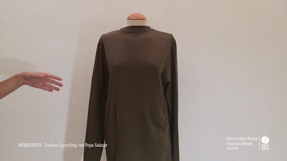 APasarelas's tweet photo. No tires esa prenda que has descartado de tu armario, reinventala¡  @pepasalazar ha preparado este video para que  puedas aprender a transformar tus prendas.

Descubre más en el siguiente video:
https://t.co/RkjQ9tNajh

@MBFWMadrid #ArteyPasarelas #madridESmoda https://t.co/P5SfaKwDM6