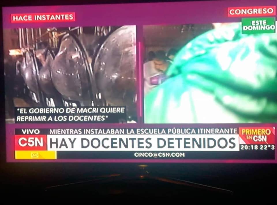 MariaGoettig's tweet photo. ELLOS TAMBIÉN PEDÍAN AUMENTOS: Jubilados, Docentes, Médicos, Trabajadores ‼️
TE ACORDÁS ❓‼️
Ellos no tenían más armas que sus voces y sus manos, cuando Macri ordenaba BRUTALES REPRESIONES, MIENTRAS LOS POLICÍAS OBEDECÍAN HASTA CON AGRADO .
TE ACORDÁS ❓‼️ https://t.co/vqp2CfLebq