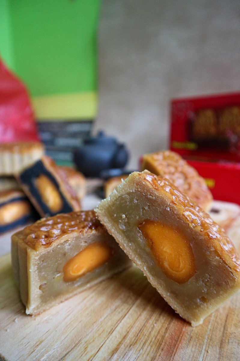 cukopalembang1's tweet photo. Temen temen, ada yang pengen makan moon cake kah? Kita ada ya, homemade, tanpa pengawet buatan, dan dijamin HALAL🥰🥰 https://t.co/dqnjwOOtM2