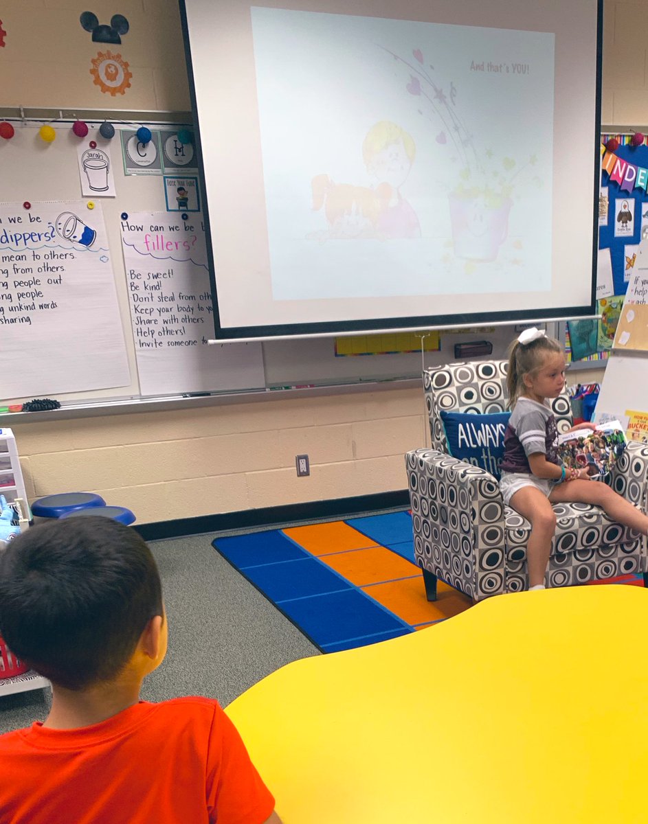 MrsPierceKinder's tweet photo. We are sharing our heart maps this week! We love seeing everyone’s favorite things. These will definitely help us come up with topics to write about! ❤️ @HumbleISD_DWE https://t.co/E59owQ0Ph3