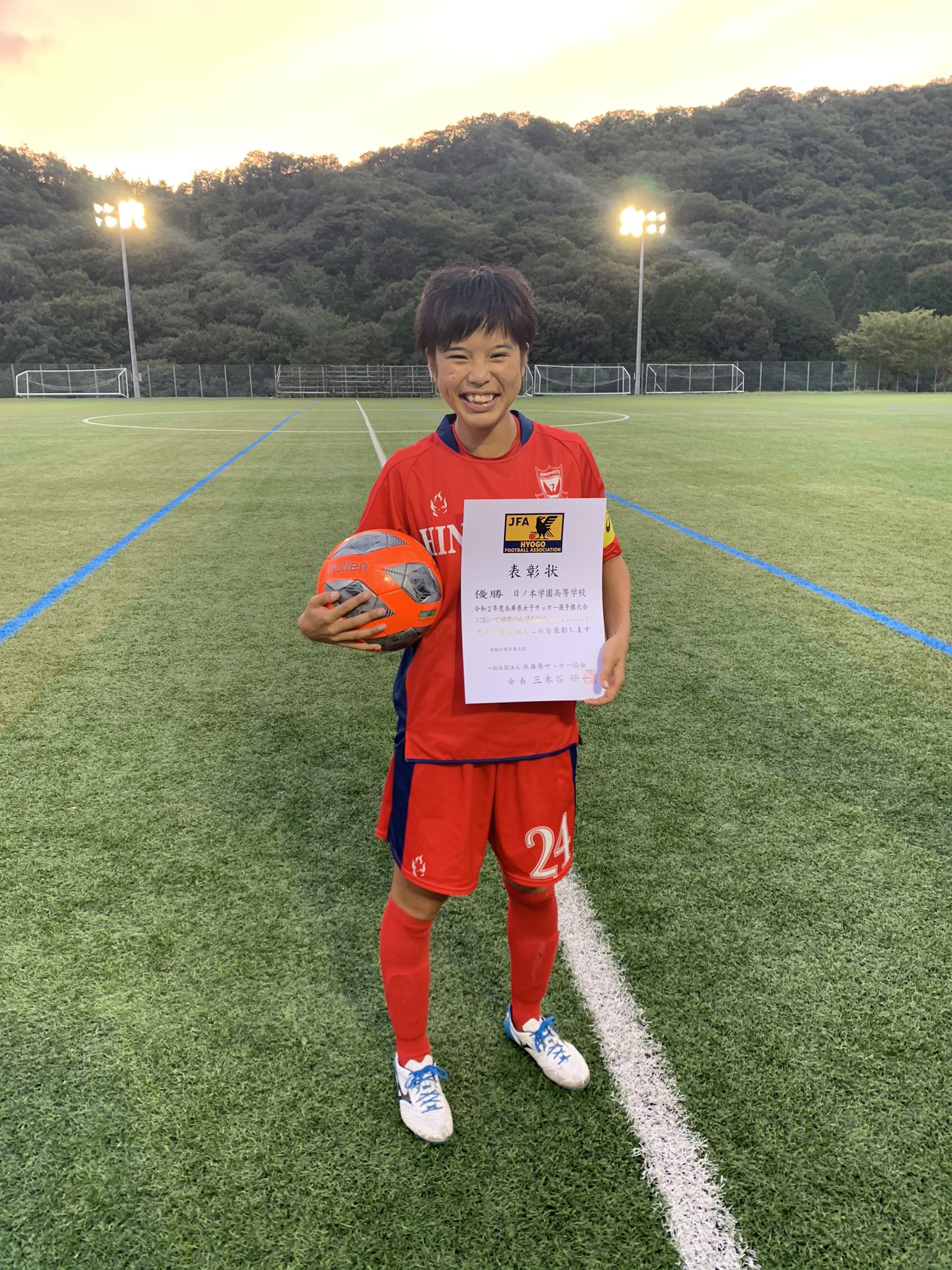 日ノ本学園サッカー部 皇后杯全日本女子サッカー選手権大会兵庫県予選大会決勝 9 5 土 Vs 姫路獨協大学 前半1 0 後半0 0 後半33分30秒のところで 雷により中断 9 10 木 Vs姫路獨協大学 後半0 0 合計1 0 勝ち 優勝しました 今季2つ目の