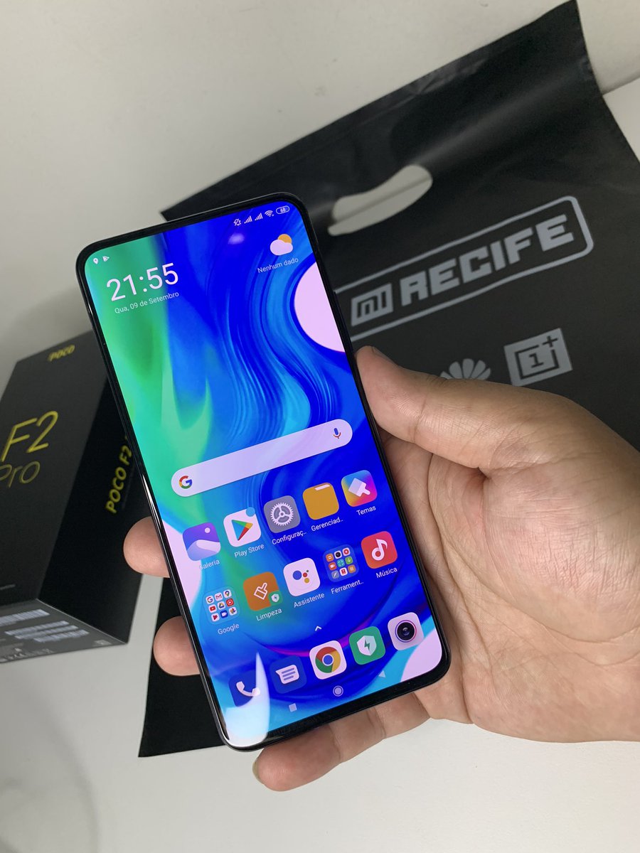 JOliveiraR_'s tweet photo. Caralho olha que telefone lindo da porra #pocophonef2pro #POCOF2Pro https://t.co/UuX7b0A7qL