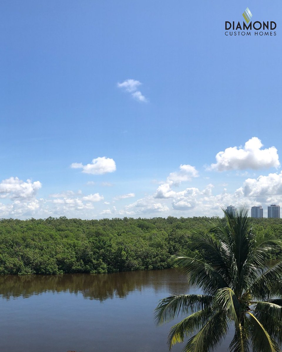 DiamondCustom's tweet photo. Wrapping up our Hickory Boulevard project — this waterfront home is the epitome of living in paradise!
#homebuilder #luxuryhomes #customhomes #naplesflorida #homesforsale #happyclient #naplesrealestate #modelhome #diamondcustomhomes #curbappeal https://t.co/b6Qpobsa5O