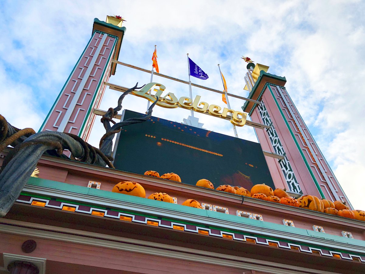 quarryfold's tweet photo. It's coming up to that time of year again but unfortunately Liseberg won't be opening for Halloween this year. We hope that it will be back open in time for Christmas, but we can reminisce on previous Halloween's at Liseberg in the meantime! #Halloween #Liseberg https://t.co/Qi49l74iYt