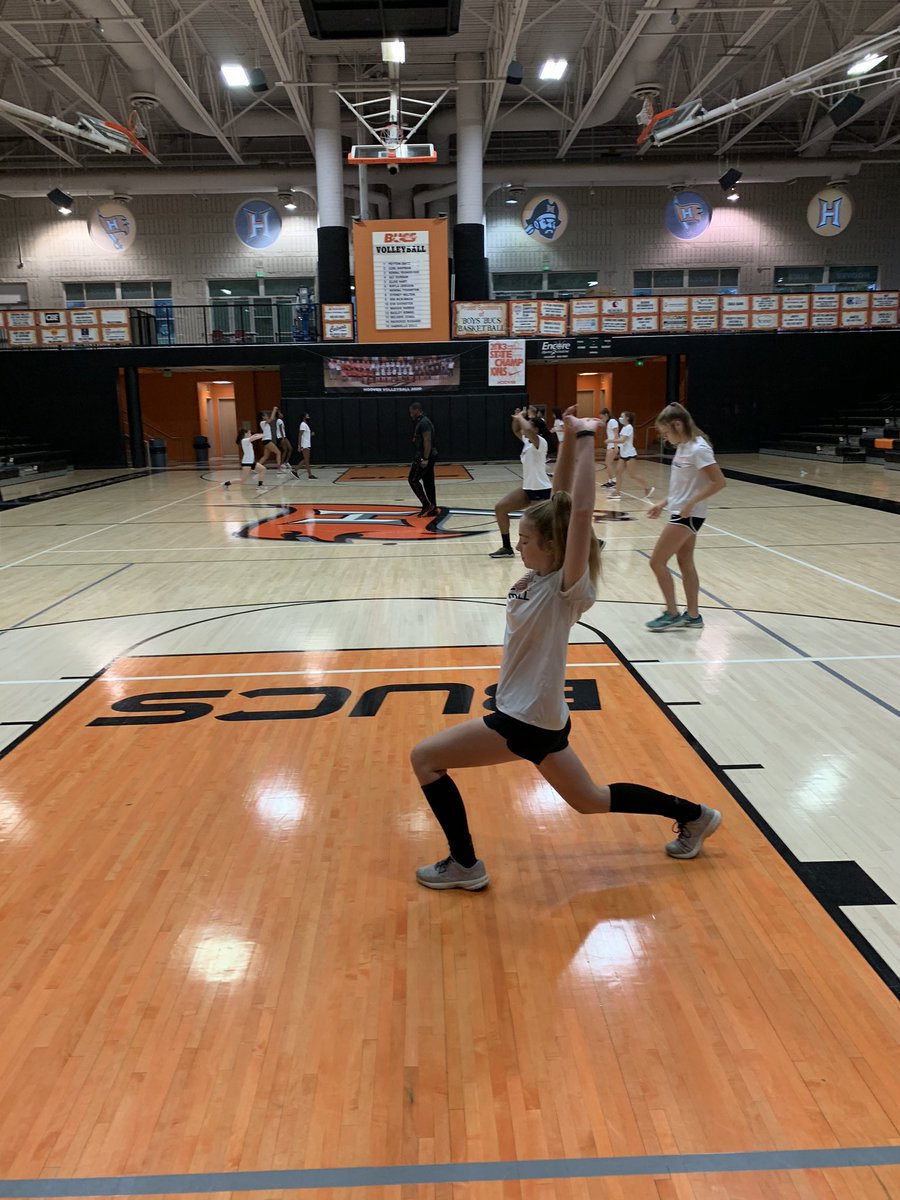 Hooverbucvball's tweet image. Great night last night for the Varsity!! 2-0 in the area with a 3-0 sweep of Thompson. We celebrate with a 6:00 am wake up call!! Getting bigger, stronger, faster!! No complaints just committed!!! #GoUs #Grind