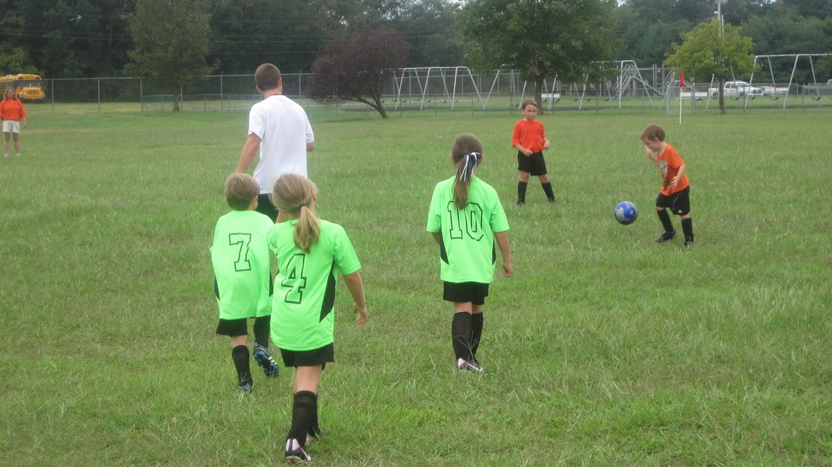 10@10 Challenge
Op woensdag 23 september wordt tijdens de Nationale Sportweek voor het derde jaar op rij de #10at10 Challenge georganiseerd.
Kinderen in Nederland zijn kampioen stilzitten. Terwijl bewegen juist belangrijk is! 

10at10.nl