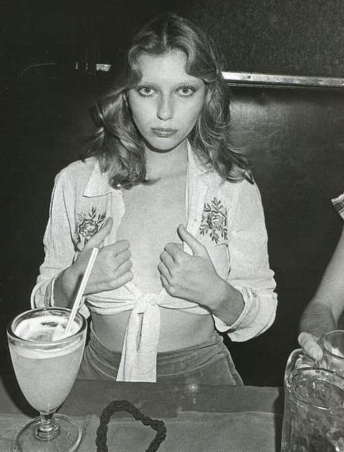 1. Bebe BuellBeverle Lorence "Bebe" Buell.Born on July the 14th 1953 in Portsmouth, Virginia, U.S.An American singer and former fashion model. Bebe has dated many musicians. Such as: Paul Cowsill of "The Cowsills", Mick Jagger, Iggy Pop etc. (2<)