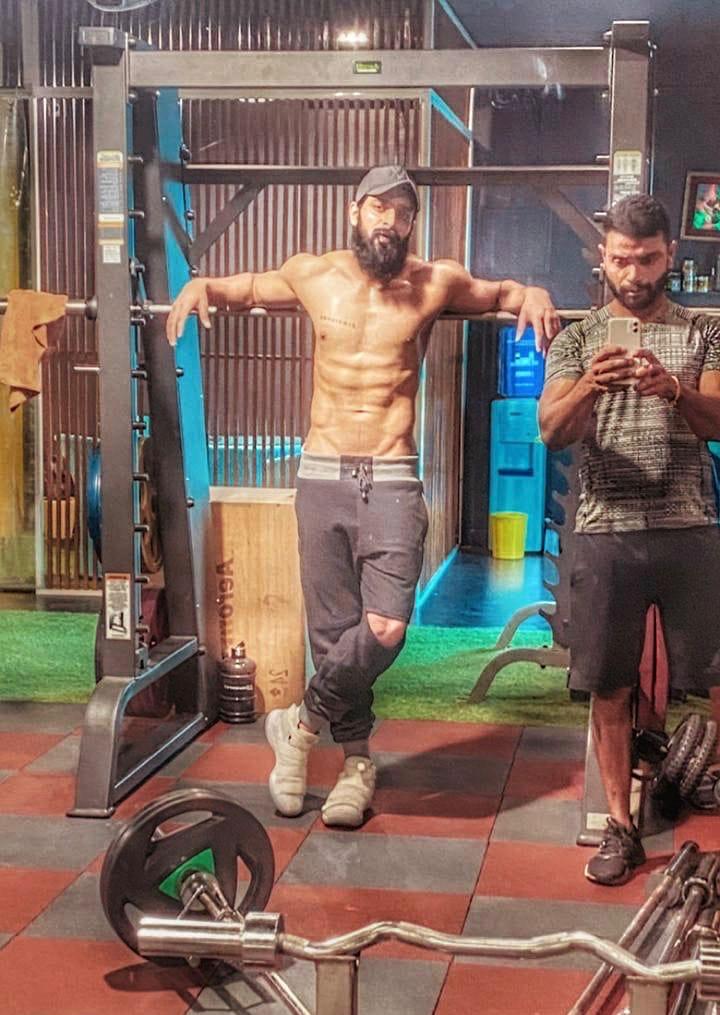 IamNagashaurya's tweet photo. When it comes to body 💪
Trainer matters
#FitnessGoals https://t.co/e9ZelmgR6B