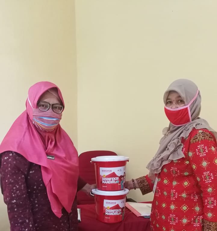 Penyerahan Faceshield dari <a href="/BapermasKBPml/">Dinsos KBPP Pemalang</a> melalui @Moga_Bangkit hasil dari JPE Pekka dan perempuan rentan kepada Pemdes dan Kader PP-PA <a href="/desa_plakaran/">Desa Plakaran</a> 
sekaligus penyerahan alat disinfektan mandiri dari @PMIKabPemalang 
<a href="/ganjarpranowo/">Ganjar Pranowo</a> <a href="/pakjunaedi/">Junaedi</a> <a href="/puspindes/">PUSPINDES</a> <a href="/dinpermasdespml/">Dinpermasdes Pml</a>