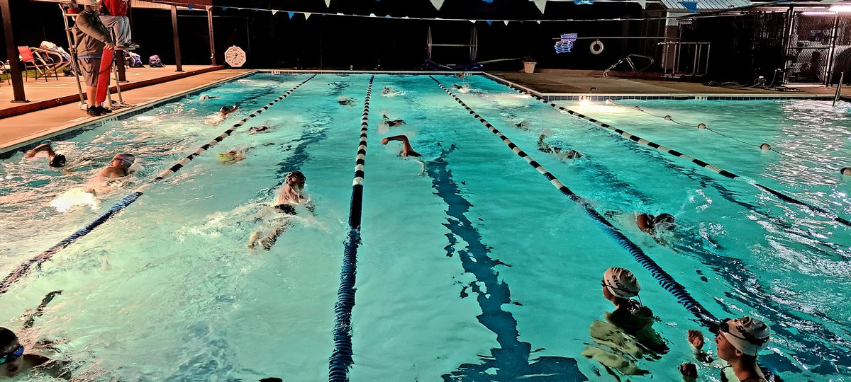 AskMrGiles's tweet photo. A little darkness and cool air doesn't stop our @boswellhs Pioneer Swim Team! Our first meet is 15 days; get ready! Special thanks to the Northwest branch of @FortWorthYMCA for hosting us! #bosproud #pioneeringnewpathways #itsnotcoldwhileyouremoving @HudsonBosSwim https://t.co/5Om0tiD2Rn