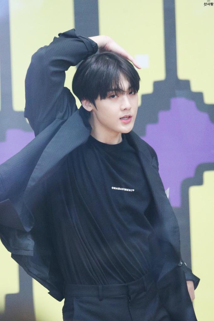 A thread of Yoon Sanha being sexy and hot #SANHA  #ASTRO