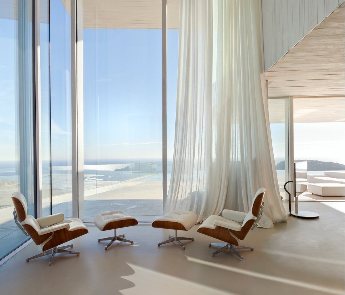 INTERIORPORN1's tweet photo. Mediterranean architecture with a sea view 🥰 https://t.co/n4MdJm6Nhj