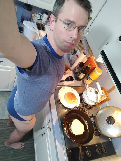 I love making pancakes apparently :3 https://t.co/F1Lvneb8eM
