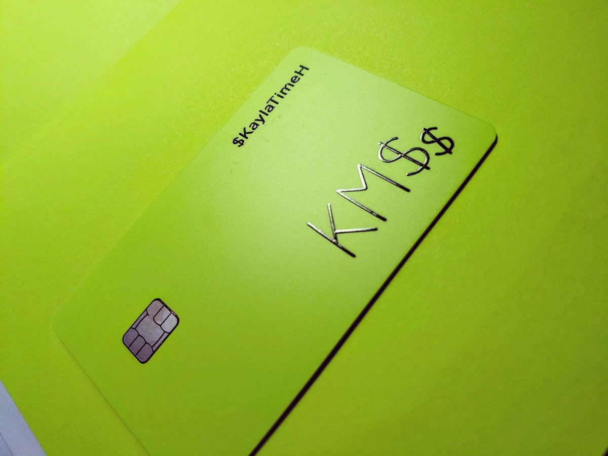 KaylatimeX's tweet photo. @CashApp I got mine like the day it was announced! 🎉 Its beautiful. Havent seen it glow though :( https://t.co/2kmyn6Ft6J