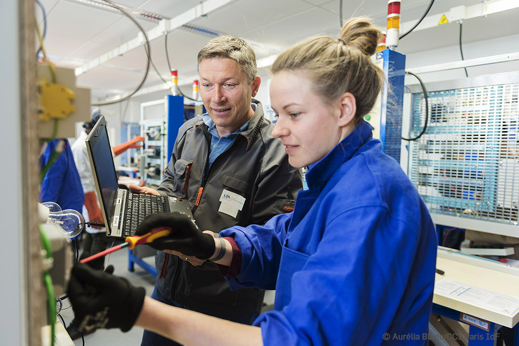 CCI_Paris_IdF's tweet photo. L'#Apprentissage te tente ? Tu te demandes encore si l'#alternnance est faite pour toi ? Notre programme « Chacun sa Prépa » est ce qu'il te faut ! Découvre tous les #métiers que tu pourrais exercer grâce à lui !
👉 https://t.co/rioAYj5R2K #formation #ecoles @ChacunSaVoie https://t.co/9P3HfPuiSR