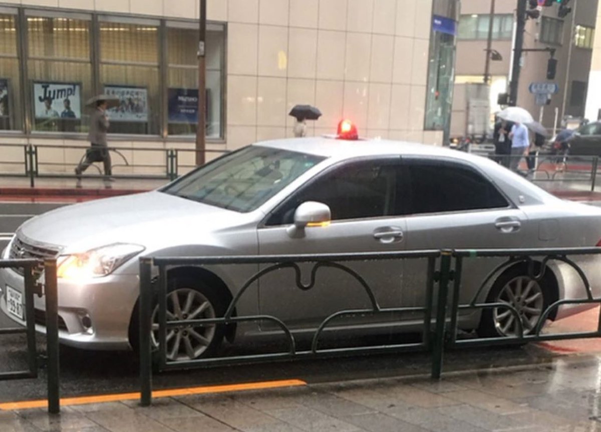 Motorz編集部 公式 覆面パトカーの見分け方知ってる 要注意な車はコレだ 一見 パトカーであるとわからないのが 覆面パトカーです 今回はそんな覆面パトカーの見分け方と 追尾取締の方法についてご紹介します 続きはコチラ T Co Motorz編集部 公式 覆面パトカーの見分け方知ってる 要注意な車はコレだ 一見 パトカーであるとわからないのが 覆面パトカーです 今回はそんな覆面パトカーの見分け方と 追尾取締の方法についてご紹介します 続きはコチラ T Co