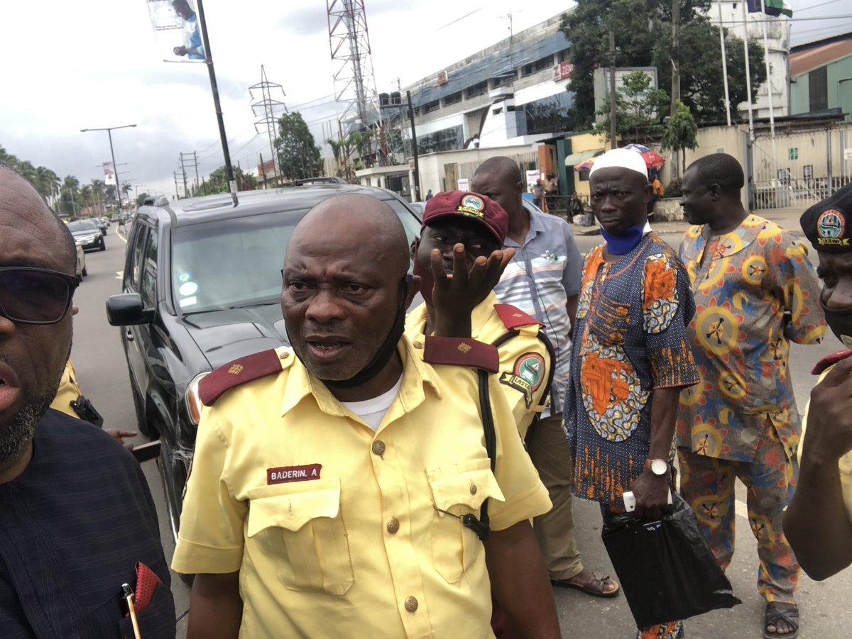 IdyEnang's tweet photo. I just had the most bizarre incident @followlastma on Oba Akran as a band of irresponsible LASTMA guys bumped into my car and boldly came out to say they didn’t. They were extremely uncouth and were spoiling to fight my driver. https://t.co/2Do2skCpEX