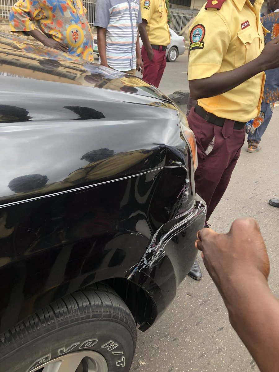 IdyEnang's tweet photo. I just had the most bizarre incident @followlastma on Oba Akran as a band of irresponsible LASTMA guys bumped into my car and boldly came out to say they didn’t. They were extremely uncouth and were spoiling to fight my driver. https://t.co/2Do2skCpEX