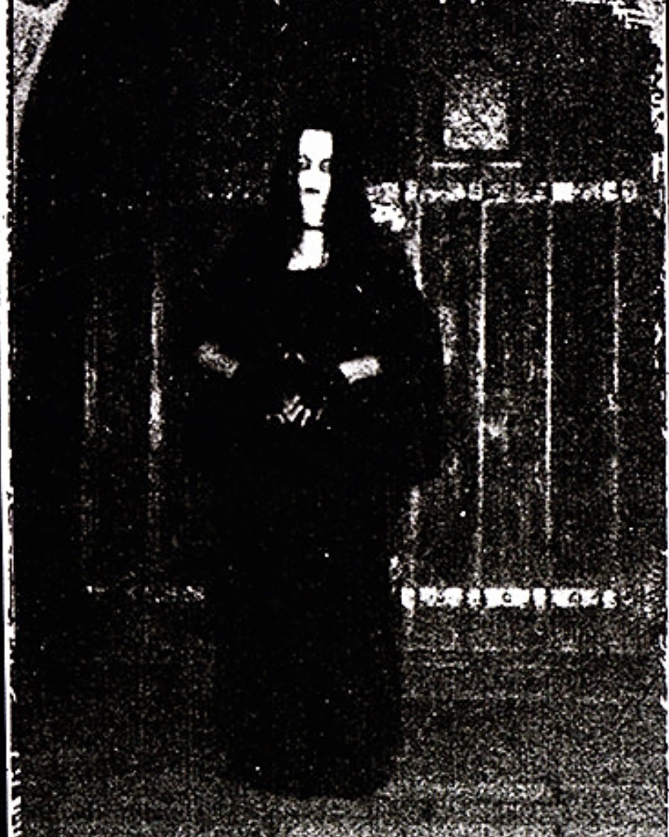 BlackMetalWar1's tweet photo. Sarcana
(Nina Hanslien)
Norway
Keyboards, Organ (1994-1997)
#Gehenna #FirstSpell #90s #Demo #Malice #SeenThroughtheVeilsofDarkness #Sarcana #BlackSearedHeart #NorwayBlackMetal #TrveBlackMetal #AdimironBlack #BlackMetalFemale #BlackMetalWar https://t.co/sVGXR4va78