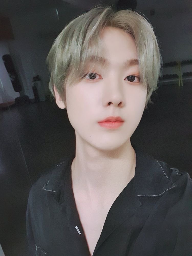 A thread of Yoon Sanha being sexy and hot #SANHA  #ASTRO