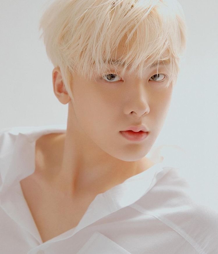 A thread of Yoon Sanha being sexy and hot #SANHA  #ASTRO