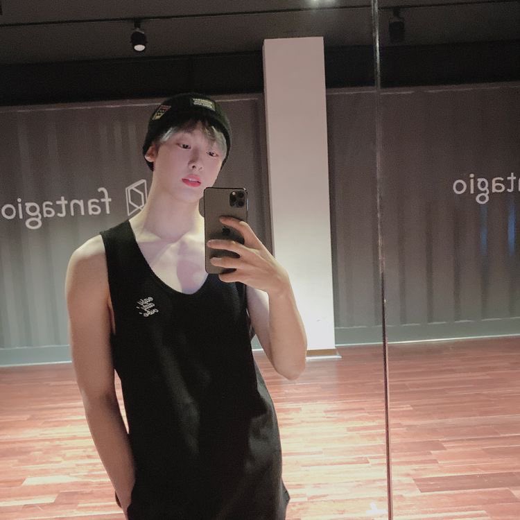 A thread of Yoon Sanha being sexy and hot #SANHA  #ASTRO