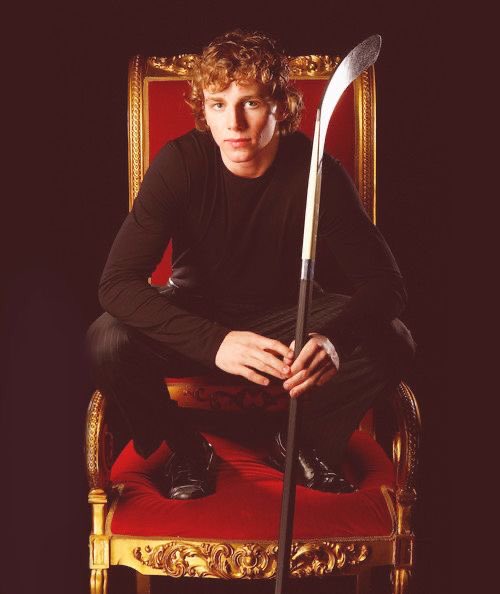 day 32 of jonny as puppies but it’s actually princess peekaboo 