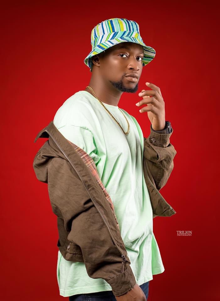Dklassgh's tweet photo. Meet @KeenyIce the first Ghanaian Musician to feature @VictorAdere On the song "Ebe God"!! Check it out below 👇
Listen - https://t.co/V0TX60SEJm
Video - https://t.co/3UowWku4DT

#Dklassgh #Fact cc @Jonilar @sambahflex @ElormBeenie https://t.co/m49ue30iSI