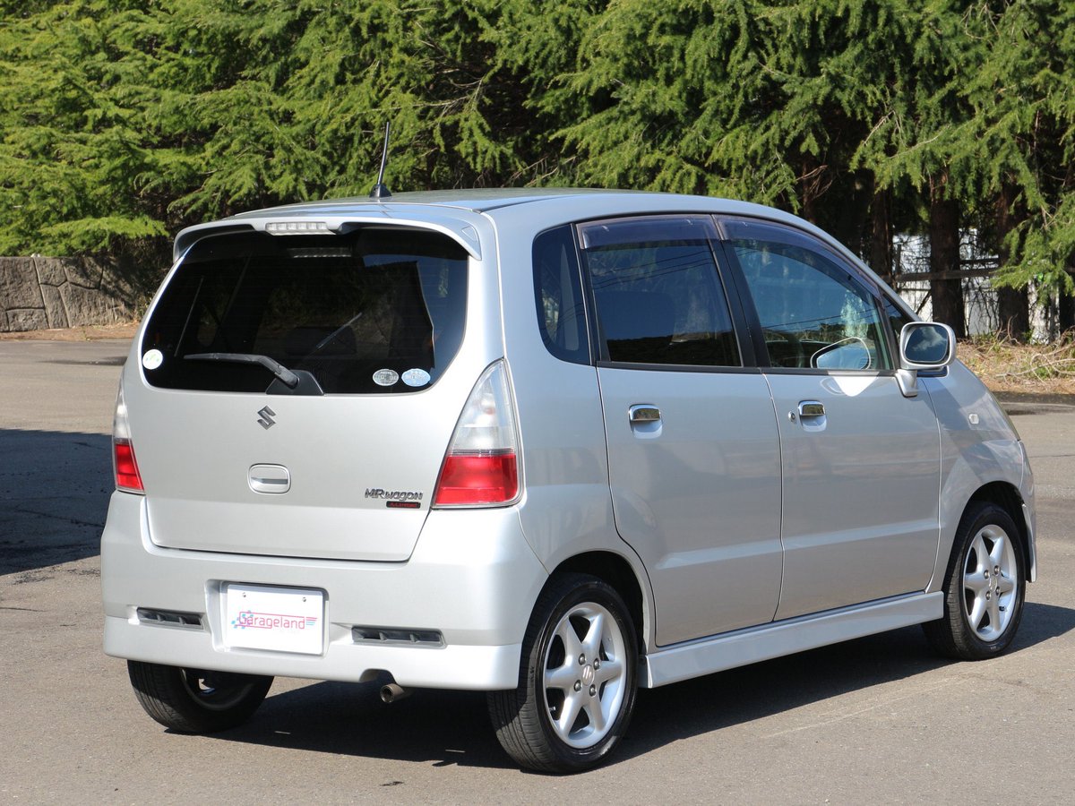 中古車販売店 ガレージランド 第二展示場 速報 当社ではただ単に安い車 ではなく オプション装備が充実しているものや上級グレードのを中心に仕入れております 他の中古車屋に無いものがガレージランドなら見つかるかも ということで本日は6