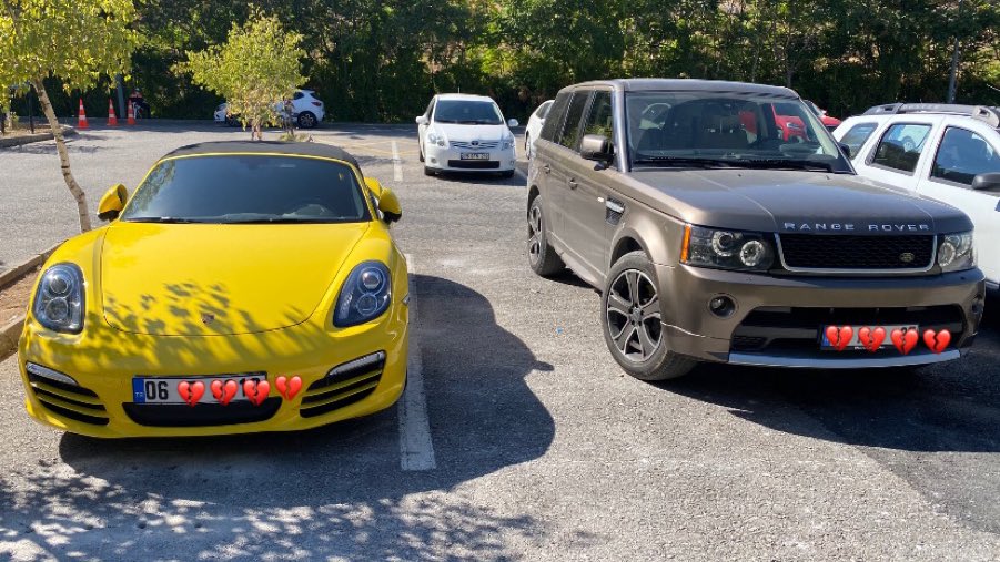 gokiberk's tweet photo. #ge100 Gençlik bitmiş püü... Bizim zamanımızda iki Ferrari yan yana park ederdi, nerede eski oryantasyonlar... https://t.co/cUyWr8DELL