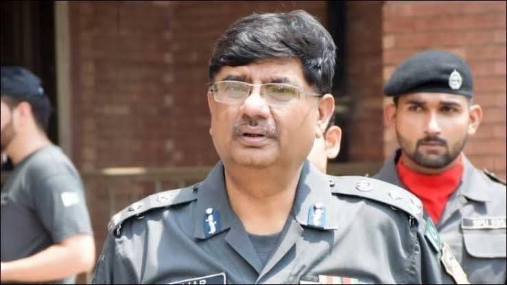 HniaziISF's tweet photo. He is Umar Sheikh @CcpoLahore who blamed the rape victim for being raped. #RemoveCCPOLahore - @UsmanAKBuzdar if you are not of same mindset then you must take action for his shocking Statement https://t.co/GOkAoSxos9