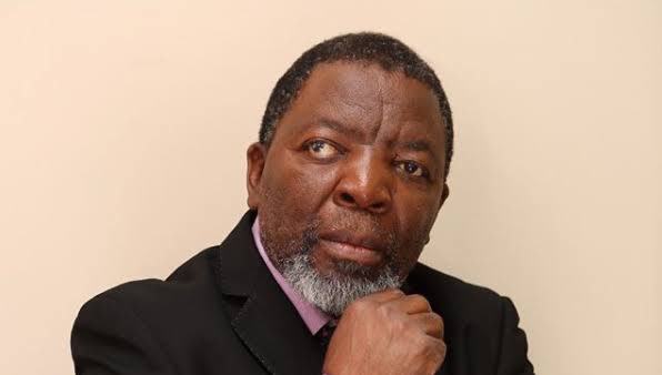 METROFMSA's tweet photo. #LunchWithAFamousFace: Today on on #LTP we have the legendary Jerry Mofokeng hanging out with @thomasmsengana & @PearlModiadie https://t.co/wDTgNXgaVZ